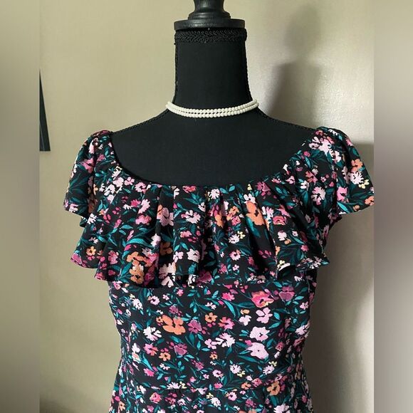 BCBG Paris Off-Shoulder Maxi Dress floral pretty feminine sz M garden cottage - Picture 10 of 16